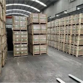 Internationale magazijnvoorraad met industriële bevestigingsmaterialen
