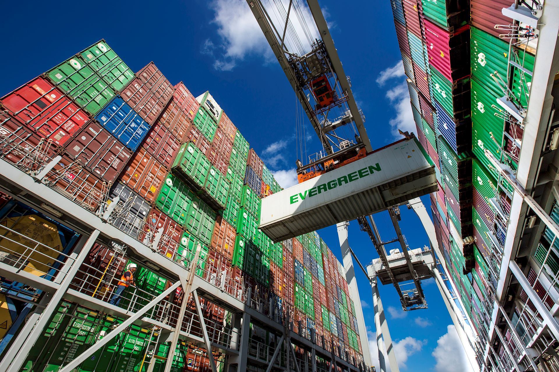 ARAMFIX global fastener logistics
